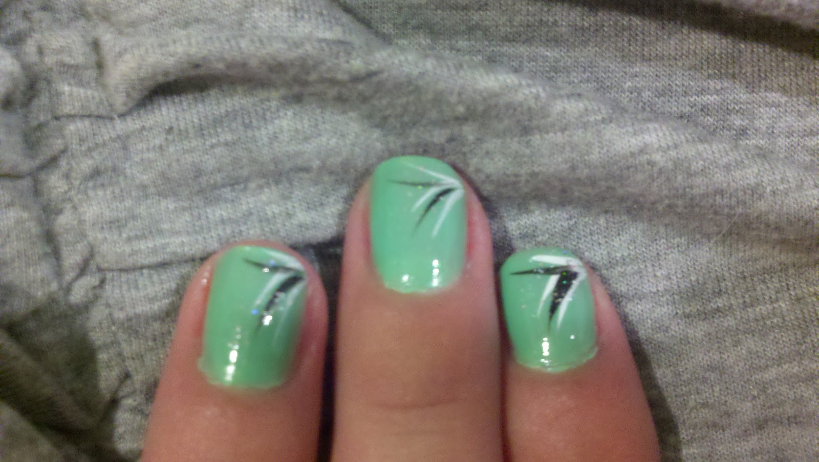 islandbeauty33! Nail of The Day Mint/Sea Foam Green!