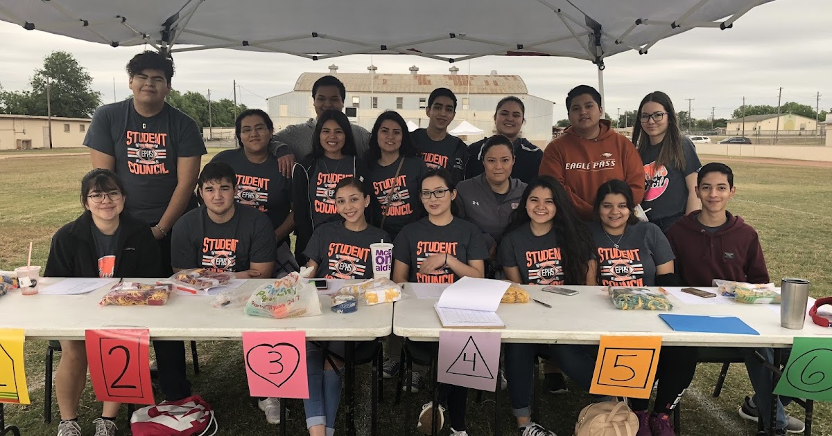 Eagle Pass ISD iVision EPHS StuCo Assists Kennedy Hall Field Day
