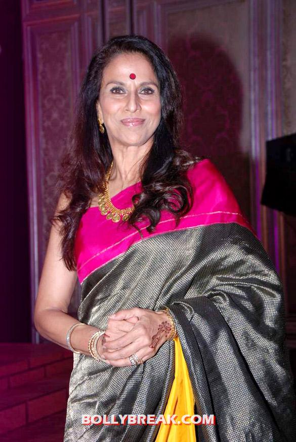 Shobhaa De - (10) - Hot Babes Launch Zoya Banaras collection by Taj Khazana
