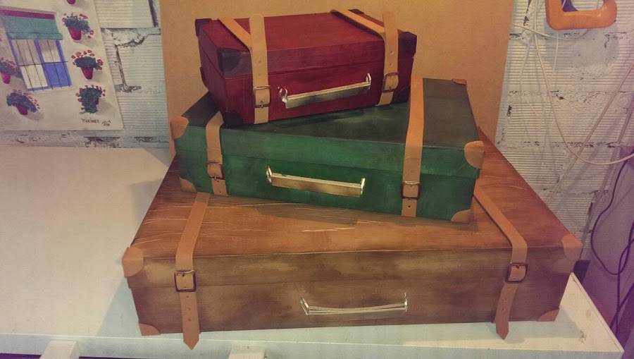Maleta de cartón, DIY, escaparate, escaparatismo