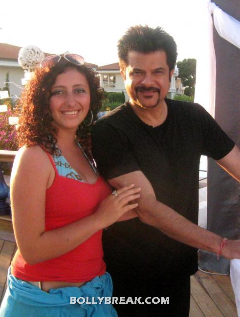 She also takes a solo shot with Anil Kapoor - (4) -  Deepika,John,Jacqueline,Anil and Saif Race 2 - Fan photos