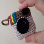 PATRON GRATIS CAMARA DE FOTOS AMIGURUMI 21078