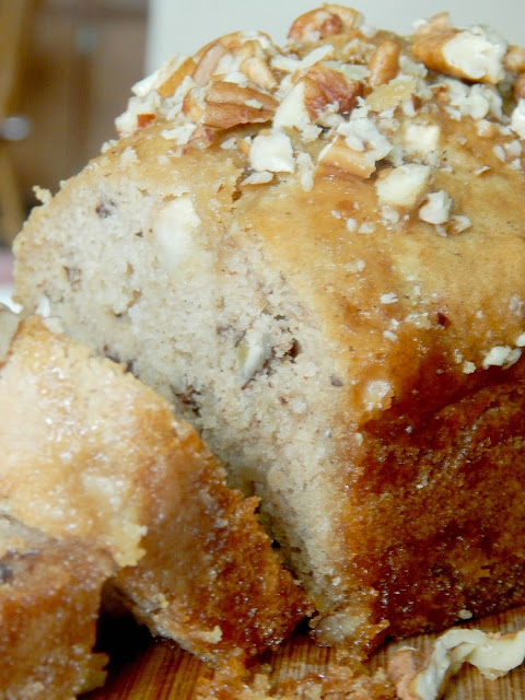 Apple Praline Buttermilk Bread...this sweet bread gets even better when you pour the HOT praline topping over the finished product.  It gets crunchy and so good! (sweetandsavoryfood.com)