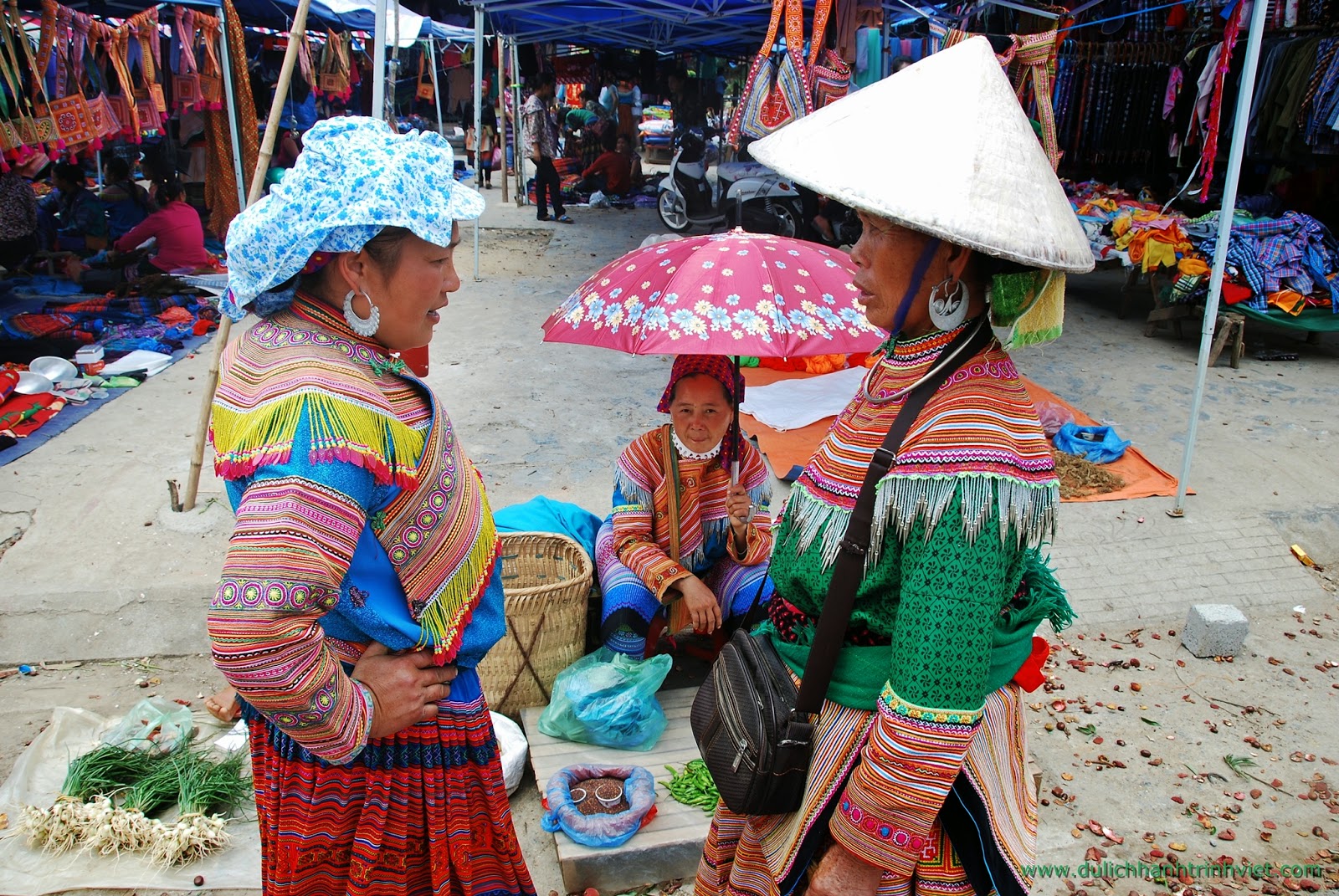Du lịch tham quan chợ phiên Bắc Hà, Lào Cai