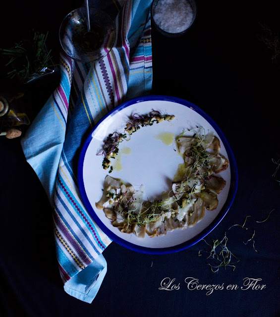 Carpaccio de boletus con vinagreta de piñones y parmesano - Los cerezos en flor