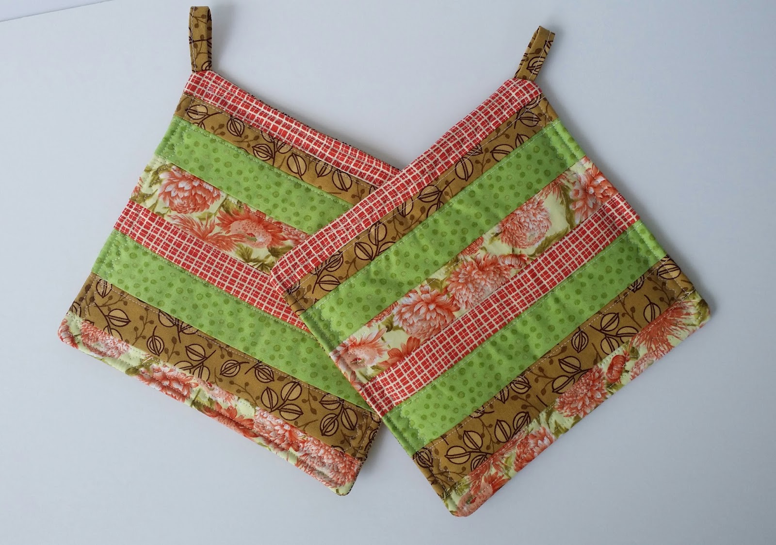 Novice Beginnings HOW TO MAKE A POT HOLDER IN MINUTES