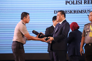 Buah Sinergisitas Yang Baik Polres Cirebon Raih Peringkat 3 Besar Zona Integritas Wilayah Bebas Korupsi Buah Sinergisitas Yang Baik Polres Cirebon Raih Peringkat 3 Besar Zona Integritas Wilayah Bebas Korupsi