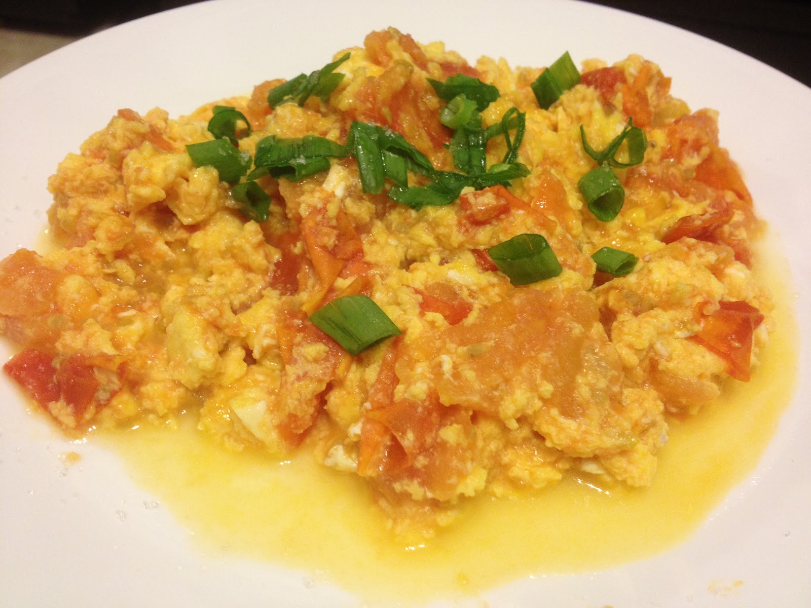 BUBI LOVES TO EAT: Scrambled Eggs with Tomatoes