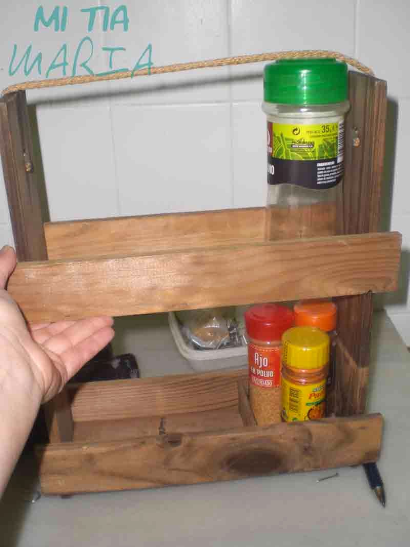 Mi tia María: La Mari recicladora: De transportador de botellas a especiero