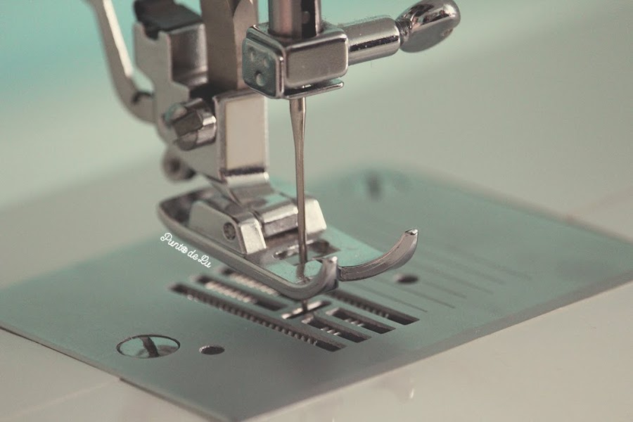 8 trucos para coser el bajo de un pantalón vaquero - Utilizar aguja gruesa