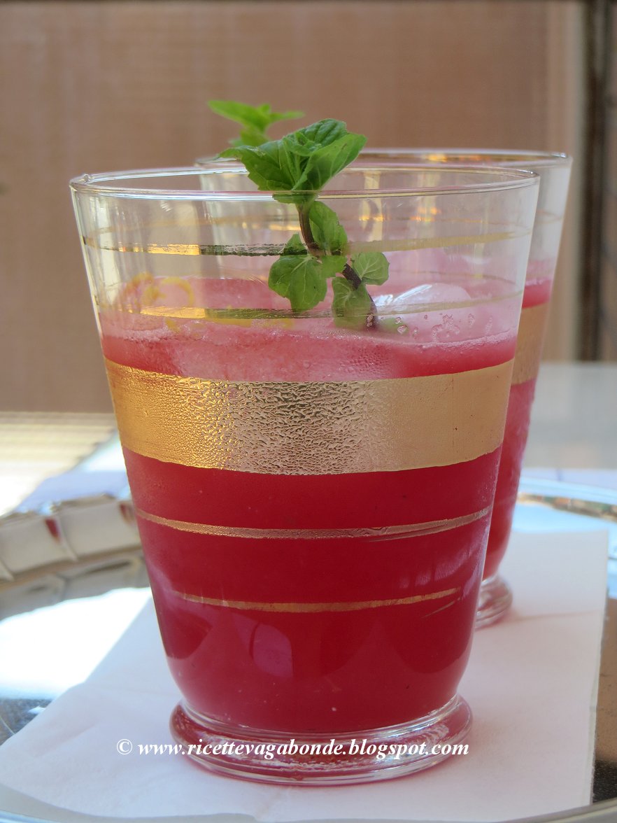 ricette vagabonde: Anguria, acqua di rose e melissa, la bevanda light e  dissetante