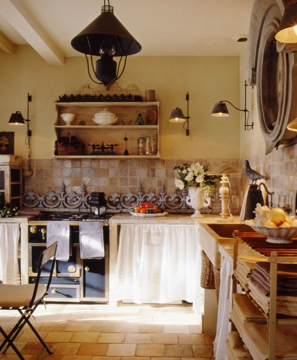 UNA CASA DE ESTILO PROVENZAL FRANCES [] FRENCH PROVENCAL STYLE HOUSE