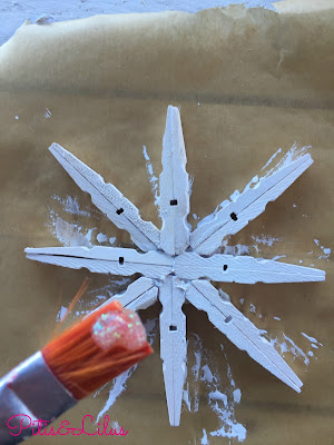 DIY ESTRELLA DE NAVIDAD CON PINZAS Y CHALK PAINT