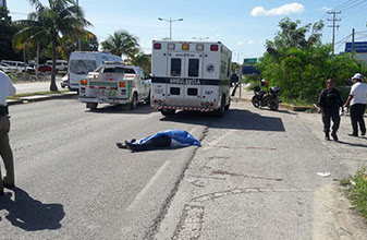 Guerra Taxis-UBER: Desborda violencia y se produce un muerto en Cancún (video momento exacto)