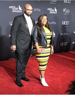 tasha cobbs award hubby event doves viral goes couples he their made