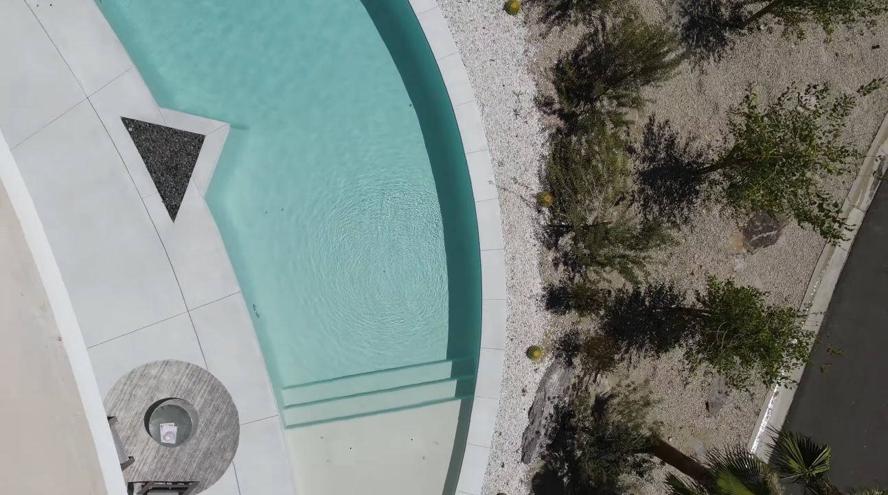 32 Photos vs. Palm Springs, CA Luxury Home Interior Design Tour By Brian Foster
