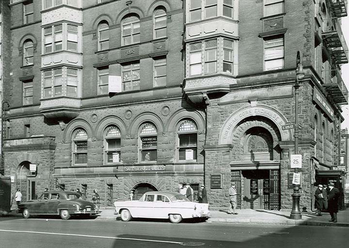 New York History Geschichte Mount Morris Bank Building
