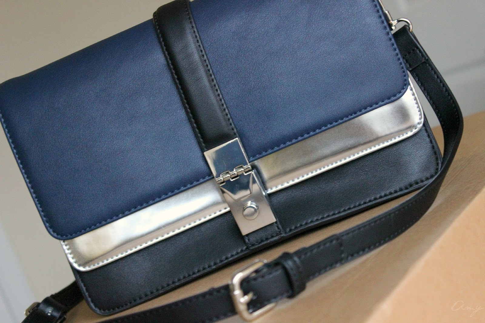 ZARA Crackle Effect City Bag ZARA Crackle Effect City Bag