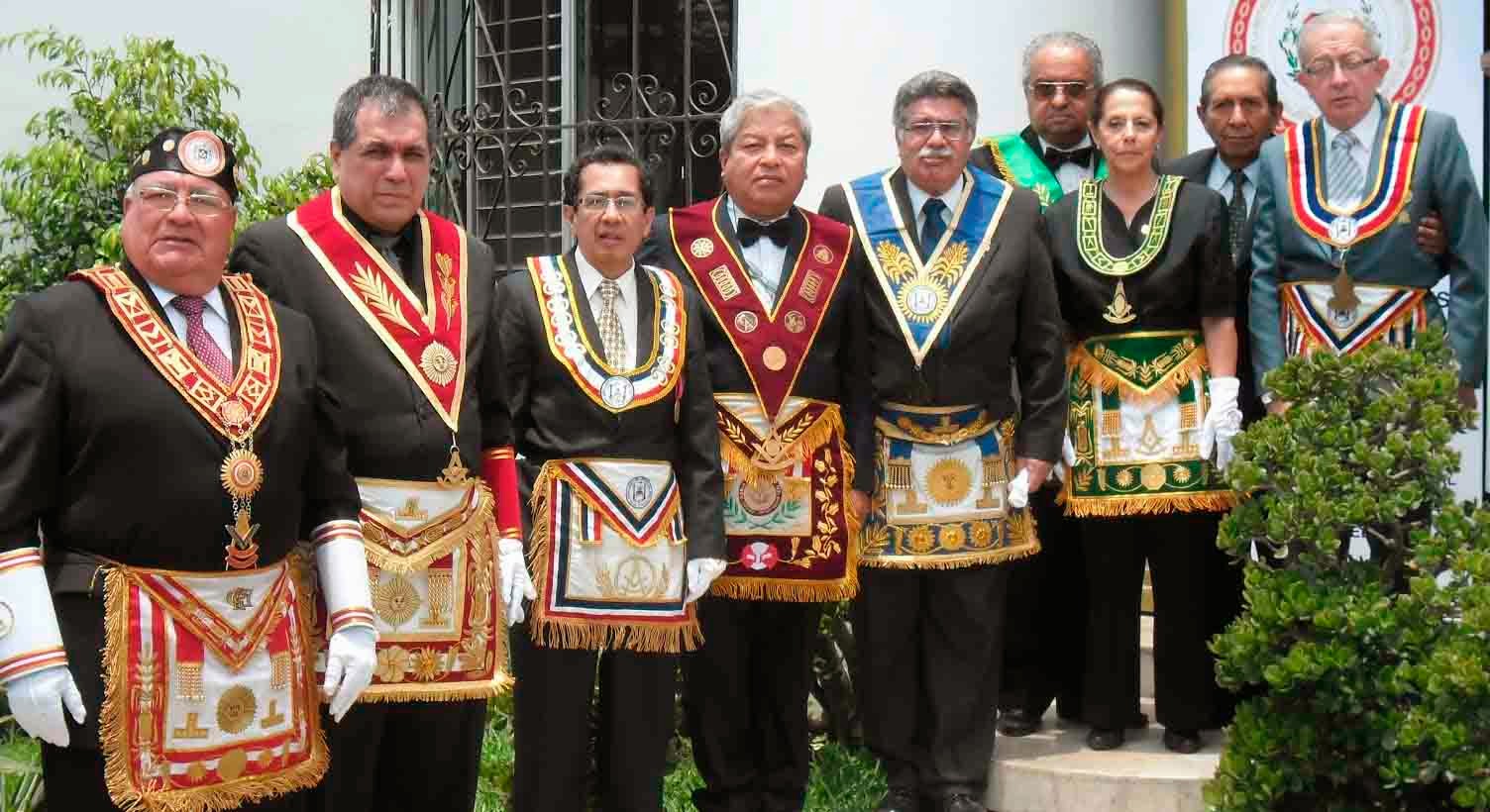 DIALOGO ENTRE MASONES TERCER ANIVERSARIO DEL DÍA DE LA MASONERÍA EN EL PERÚ. DIALOGO ENTRE MASONES TERCER ANIVERSARIO DEL DÍA DE LA MASONERÍA EN EL PERÚ.