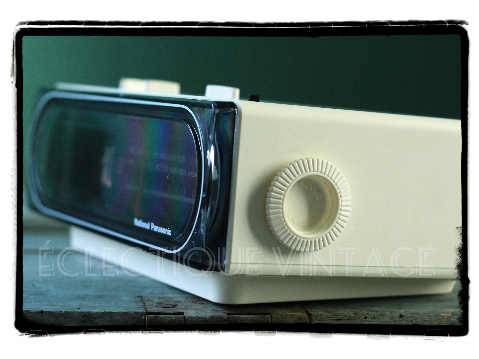 Éclectique Vintage [tienda vintage online]: Radio despertador Panasonic