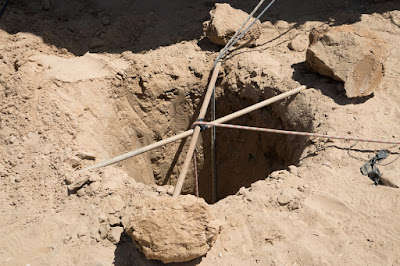 Israel planea construir unas decenas de metros de paredes de concreto bajo tierra y sobre el suelo para contrarrestar la amenaza de los túneles de ataque de Hamás. El muro se extenderá a lo largo de las 60 millas de la frontera sur.  