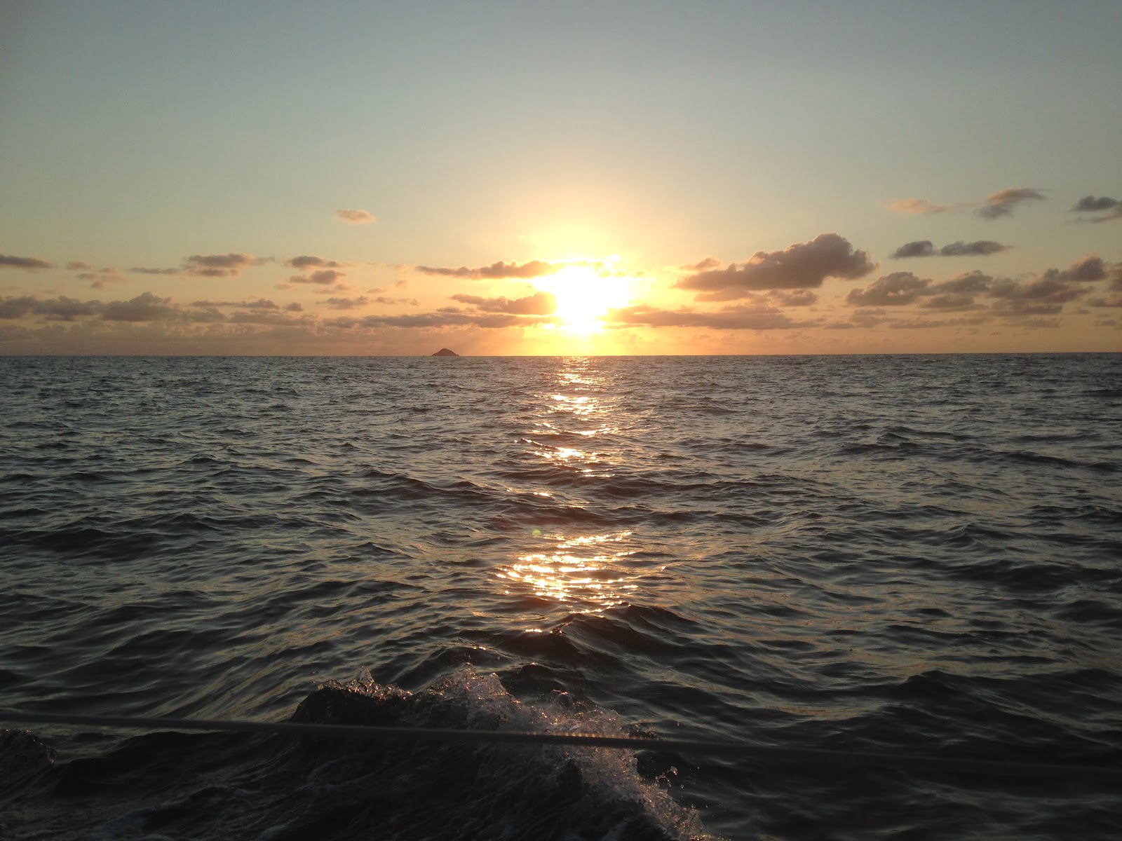 азовское море соединяется с черным морем. водораздел черного и азовского морей. азовское море и черное море соединены. азовское море и черное море соединены. черное и азовское море.