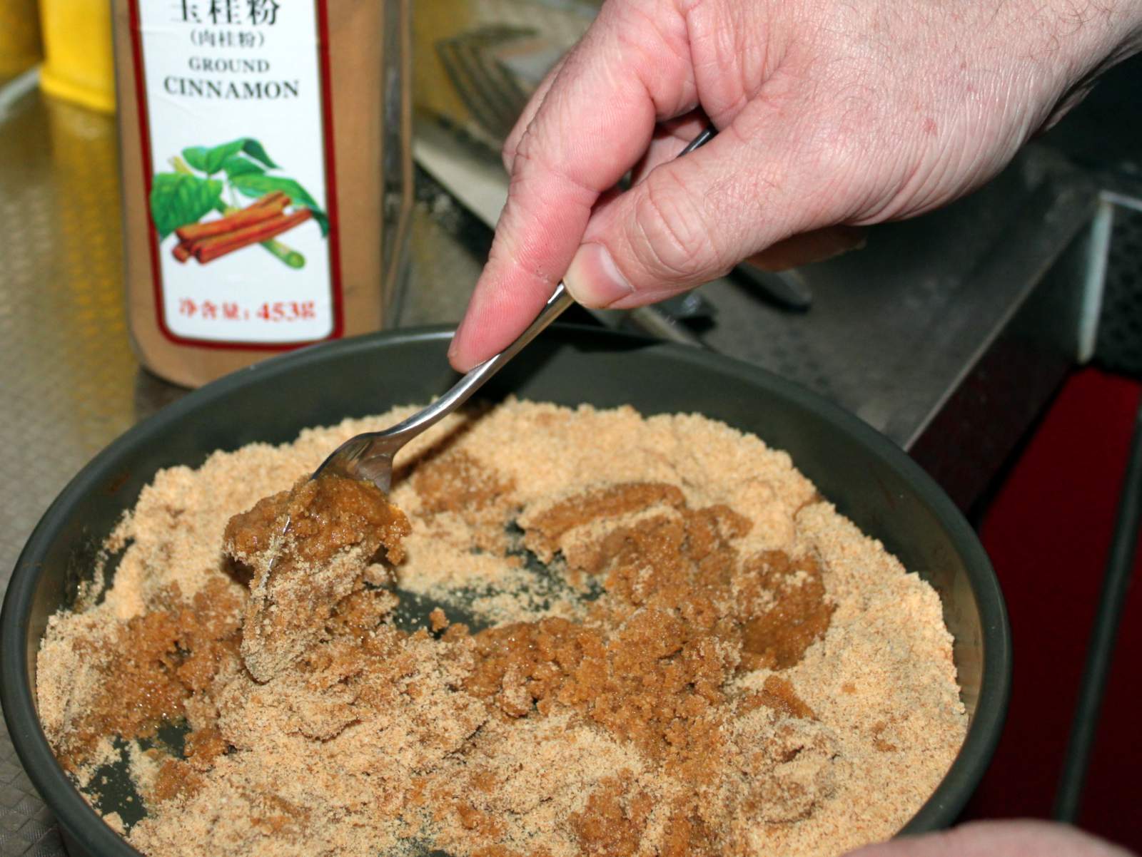 Use a blender to make a cheesecake crust Tutorial Geek