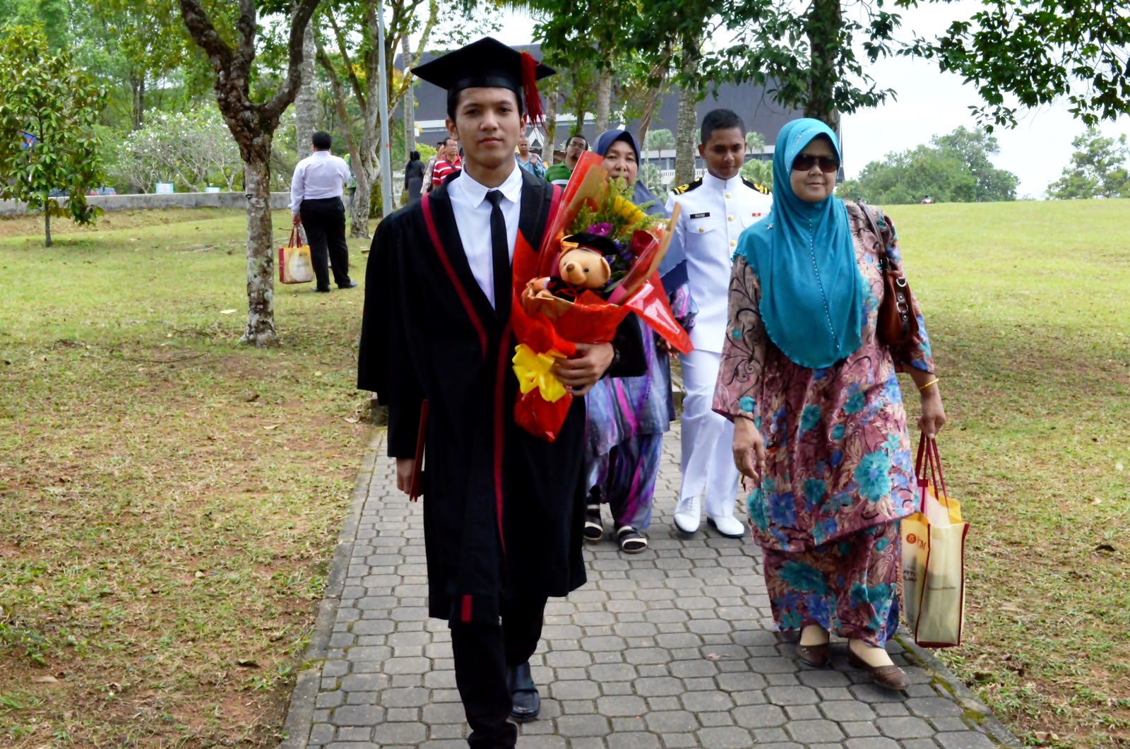 LIFE IS LIKE A WHEEL: Happy Graduation Day @ UTM Skudai, Johor Bahru