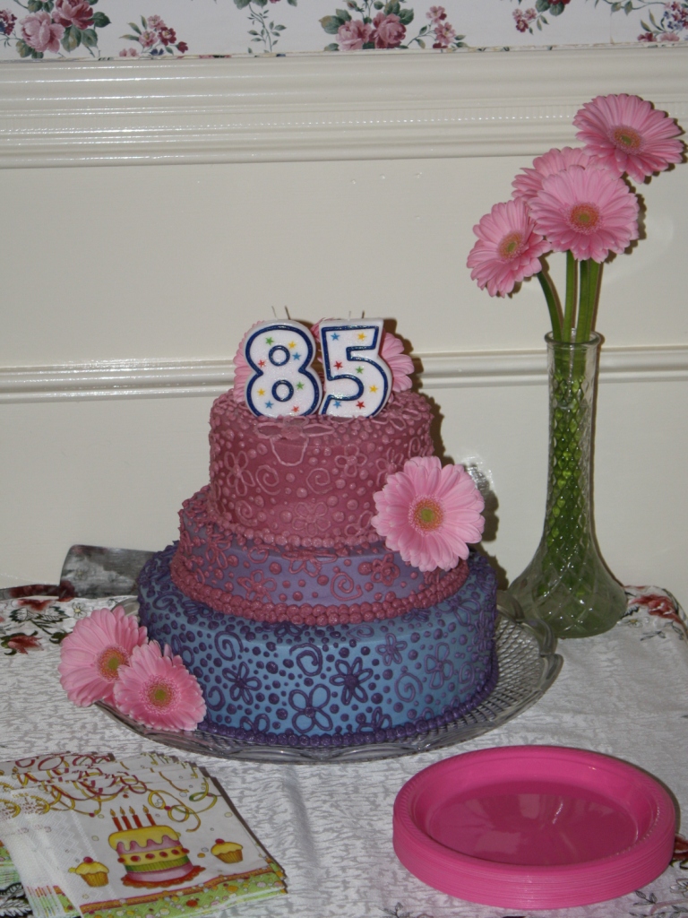 Party Cakes: 85th Birthday Cake for Grandma Dee