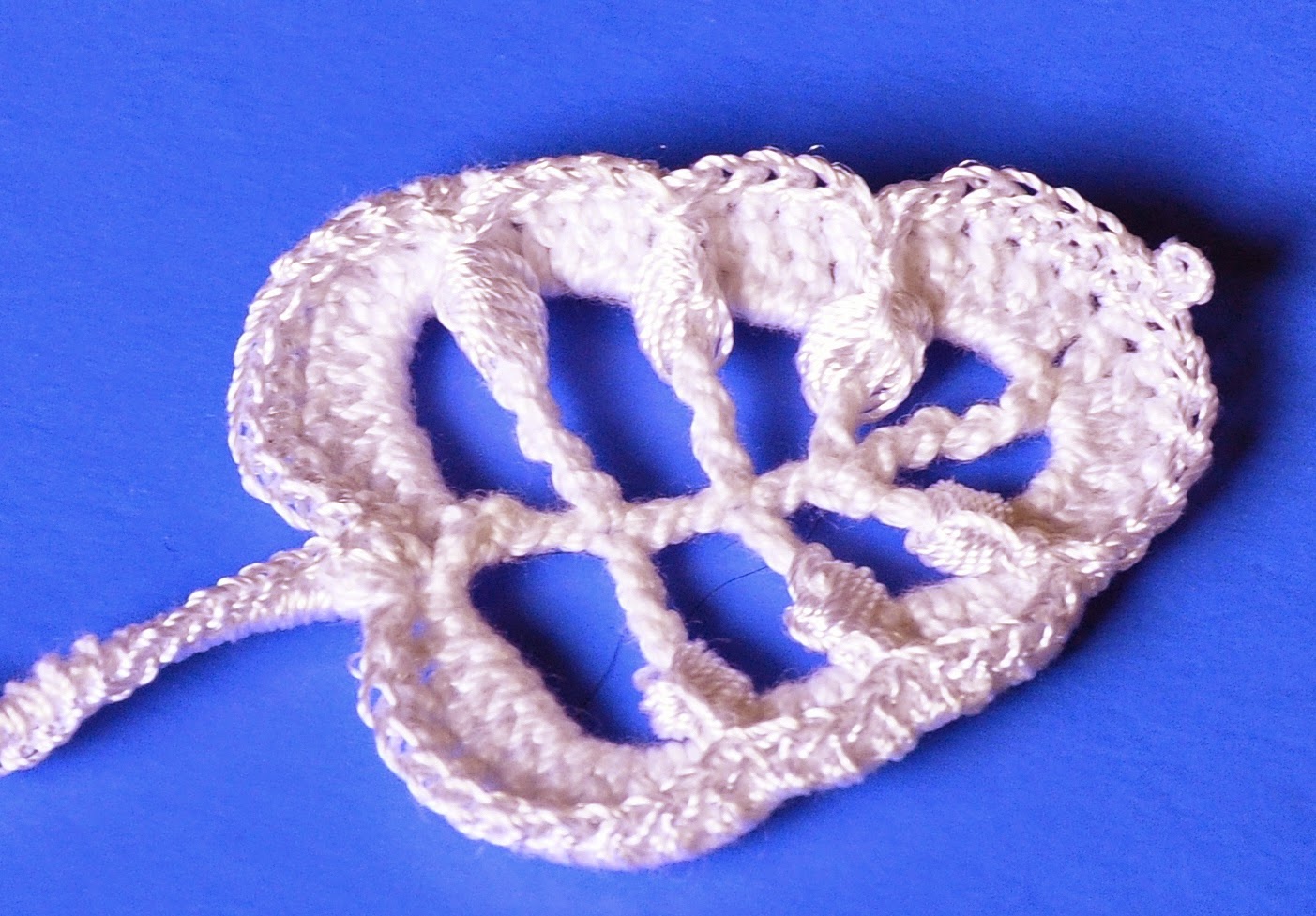 Nadia Easy Patterns Irish Lace How to crochet a leaf.