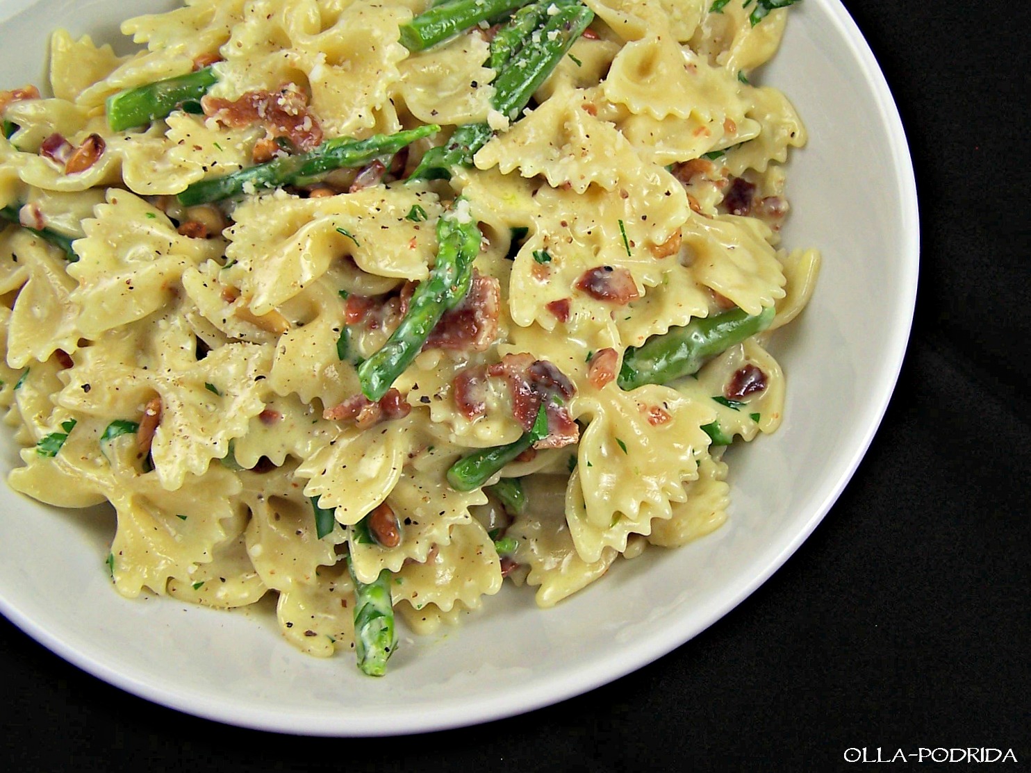 OllaPodrida Creamy Pasta with Asparagus & Bacon