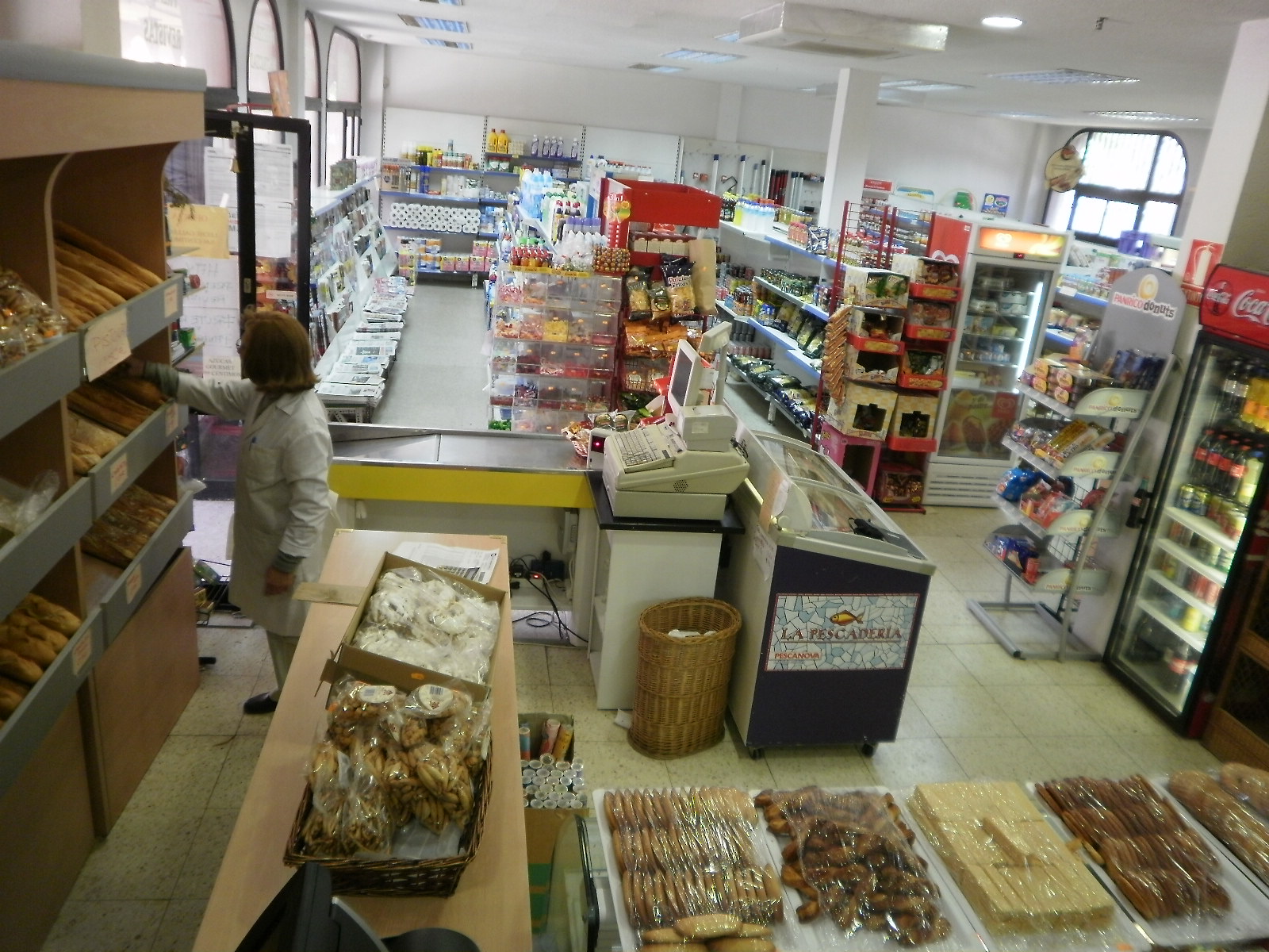 Centro Comercial Rosa Luxemburgo Aravaca La tienda de Rosa Luxemburgo, ultramarinos