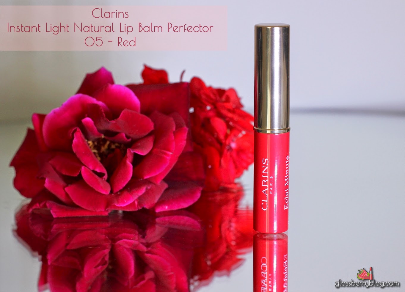 Clarins Instant Light Natural Lip Balm Perfector - 05 - Red - Review and Swatches glossberry blog eclat minute beauty blog lips lipswatches sheer colors 5 red baume on lipswatch swatches גלוסברי בלוג איפור קלרינס שפתון באלם איפור המלצה recommendations