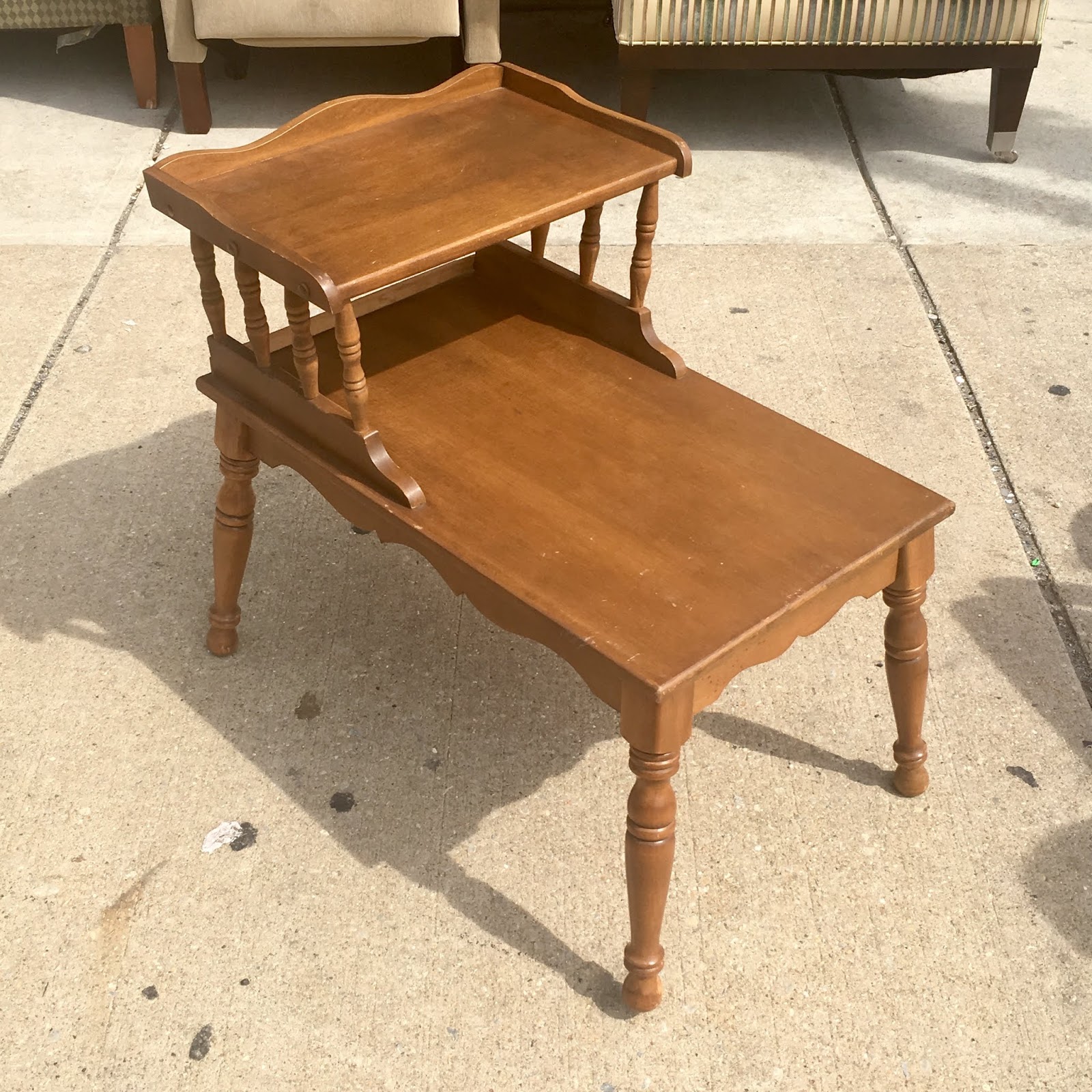 Uhuru Furniture & Collectibles Vintage Maple End Table 35ea SOLD