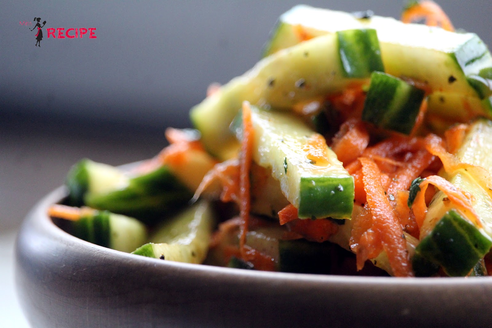Que Faire Avec Les Pépins De Concombre Salade de concombre asiatique - Miss-Recipe.com | Traiteur vegan à Québec