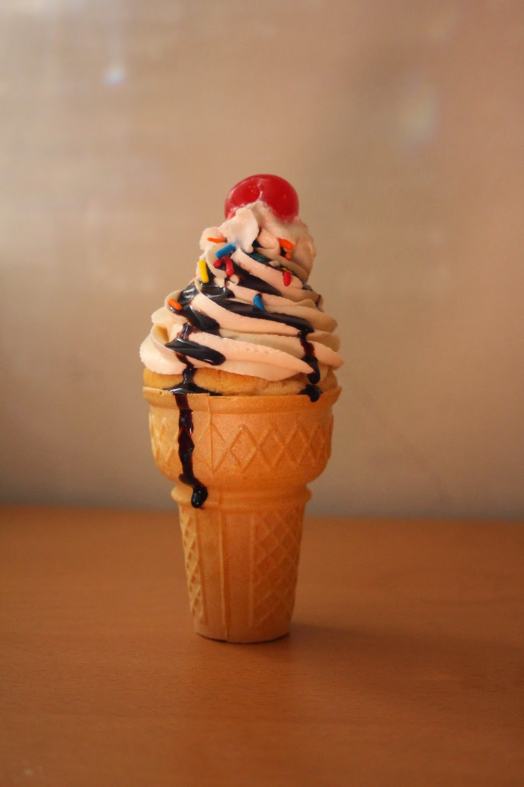 Julie Bakes: Ice cream cone cupcakes