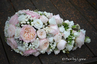 50+ Buket Bunga Pengantin (Hand Bouquet Bunga) Pernikahan 50+ Buket Bunga Pengantin (Hand Bouquet Bunga) Pernikahan