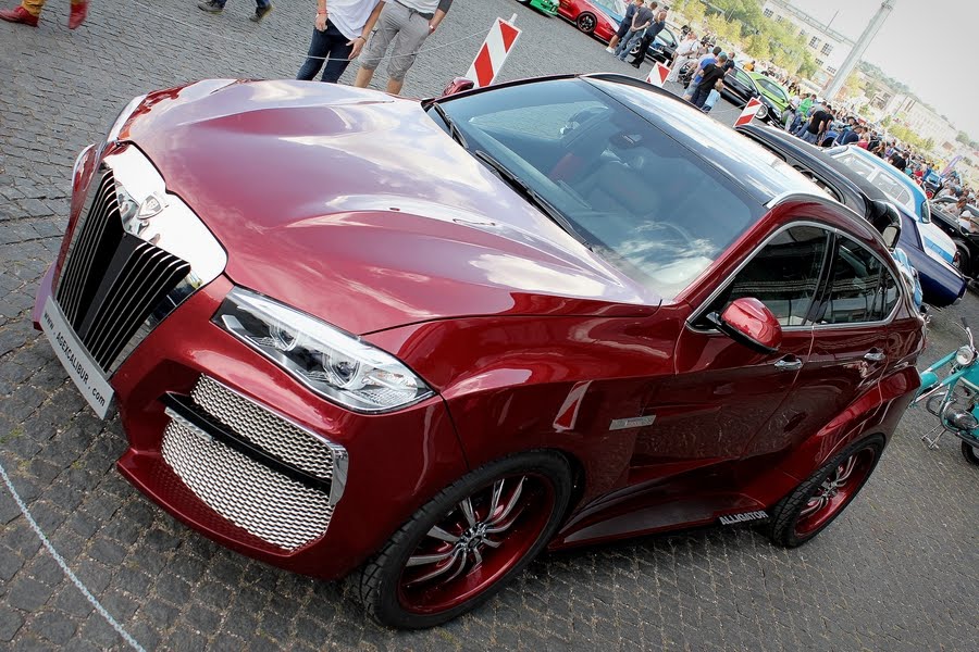 Автомобиль Alligator