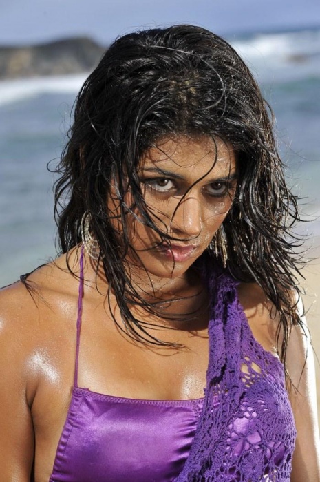 Shraddha Das mogudu bikini pic1 - Shraddha Das mogudu beach bikini pics - hot