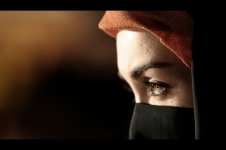 Wanita Muslimah Berpurdah, Hayati Cerita Ini