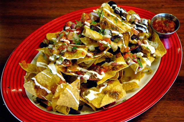 DUDE FOR FOOD: Ballpark Nachos, Wings, and Ribs at TGI Friday's