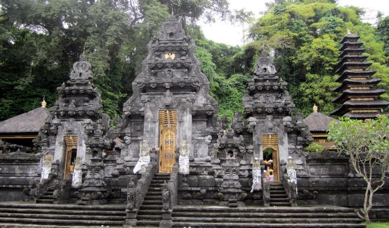 Tempat Wisata Di Bali Pura Goa Lawah, Bali, Indonesia