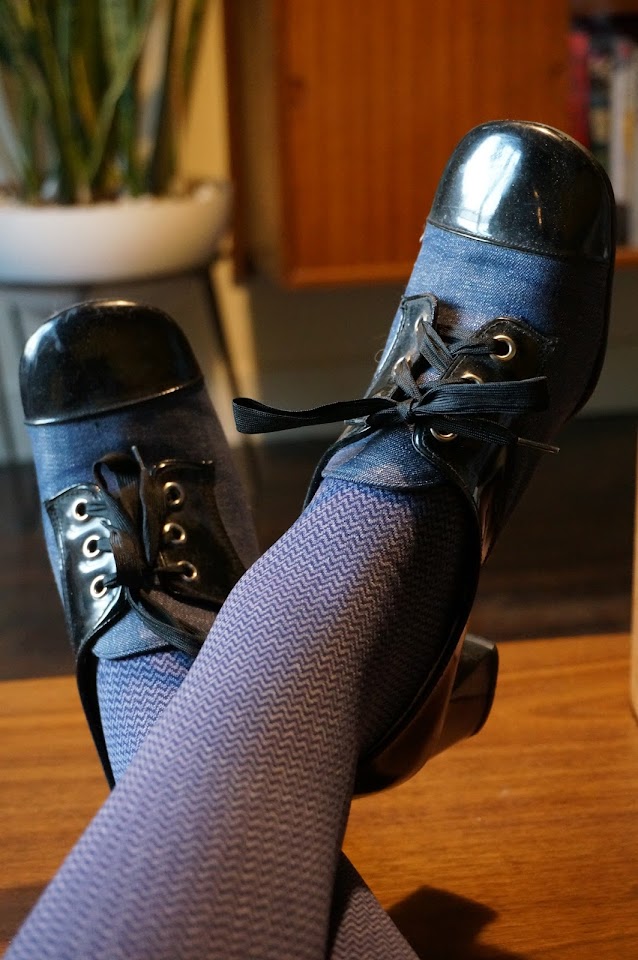 70s denim jean oxford chunky heels black patent 1960s 1970s 60s mod twiggy skinhead girl shoes