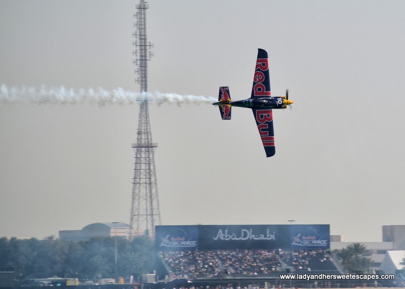 Red Bull Air Race in Abu Dhabi Corniche 5