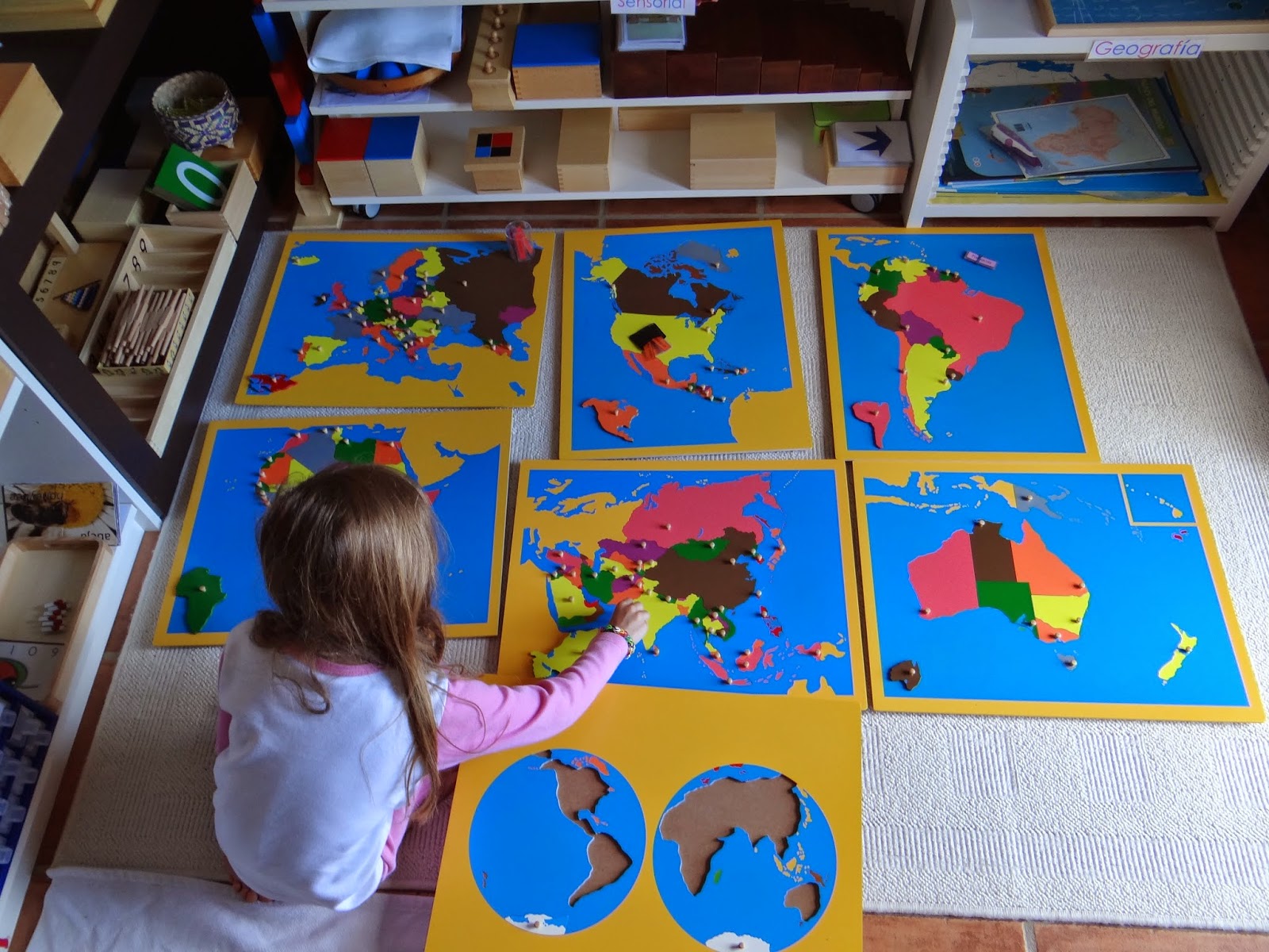 Puzzle Map Of World With Paper Maps Montessori Materi - vrogue.co