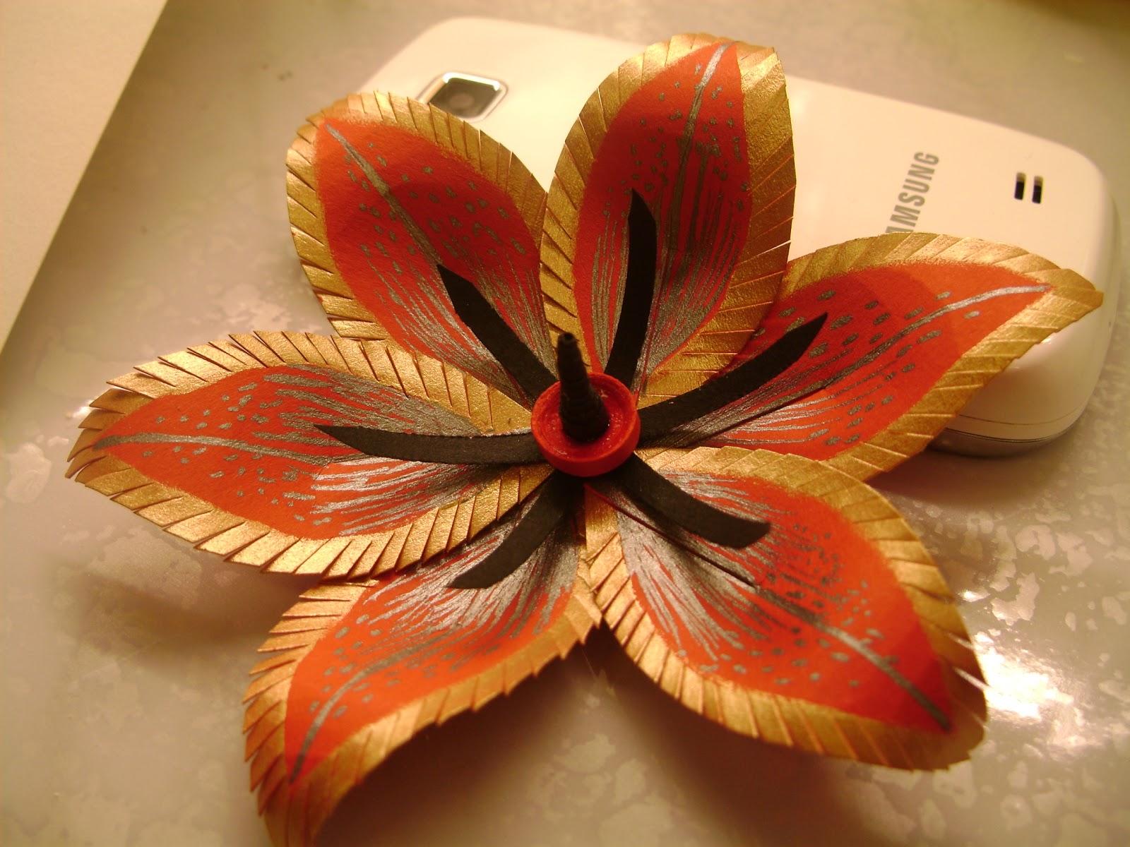 Quilling Me Softly Royal Lily tutorial