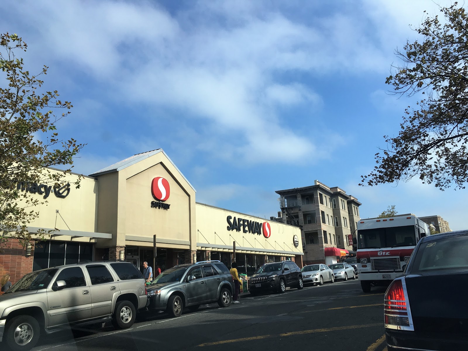 Snapshot Safeway Columbia Rd, Washington, DC