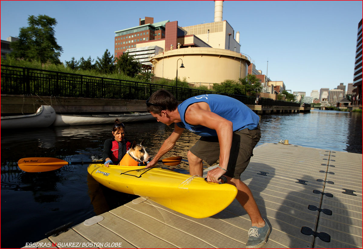 Essdras M Suarez - Photographer - Blog: Charles River Kayaking