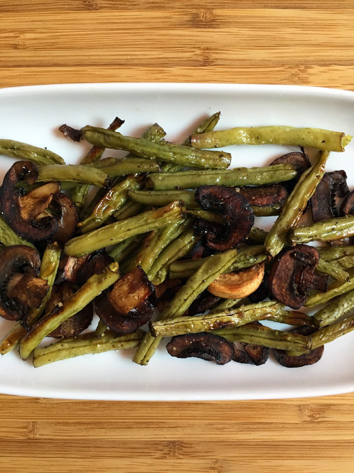 Inglourious Bananas Balsamic Garlic Roasted Green Beans and Mushrooms