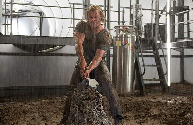 thor y su martillo